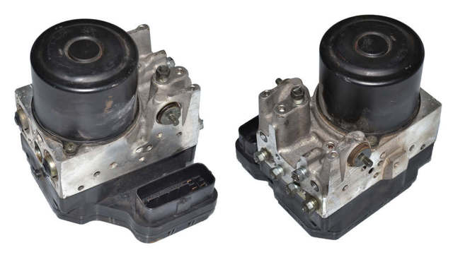 Блок ABS гидравлический 4454042040 TOYOTA