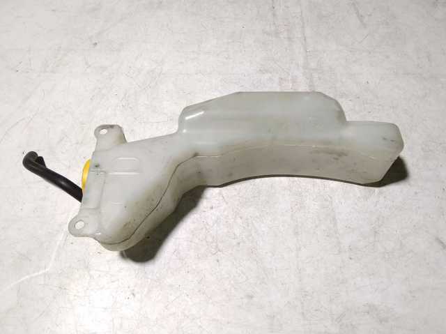 Бачок системы охлаждения двигателя расширительный 45150AG020 SUBARU