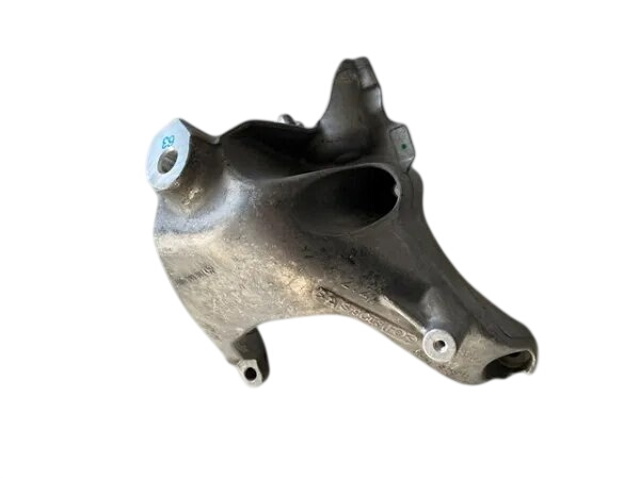 Кронштейн подушки (опоры) двигателя, левой 4M0199307CP VAG