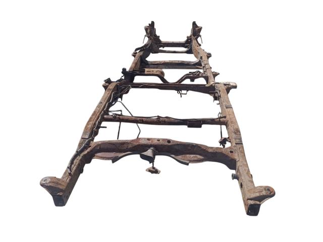 Рама кузова 50100EB40F NISSAN