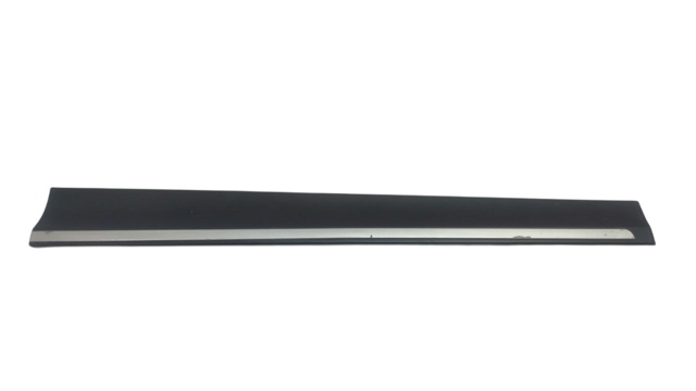 Молдинг двери передней левой нижний 51137220609 BMW