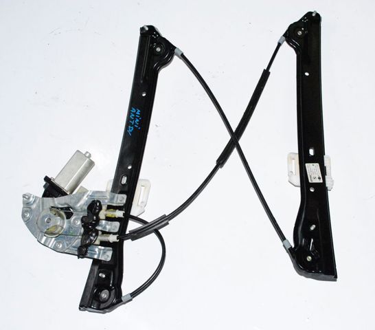 Мотор стеклоподъемника двери передней, правой 51339804384 BMW