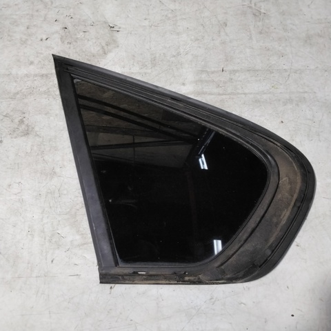 Стекло кузова/багажного отсека, левое 51377182327 BMW