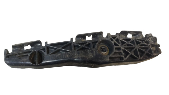 Правое крепление заднего бампера 5215542010 TOYOTA