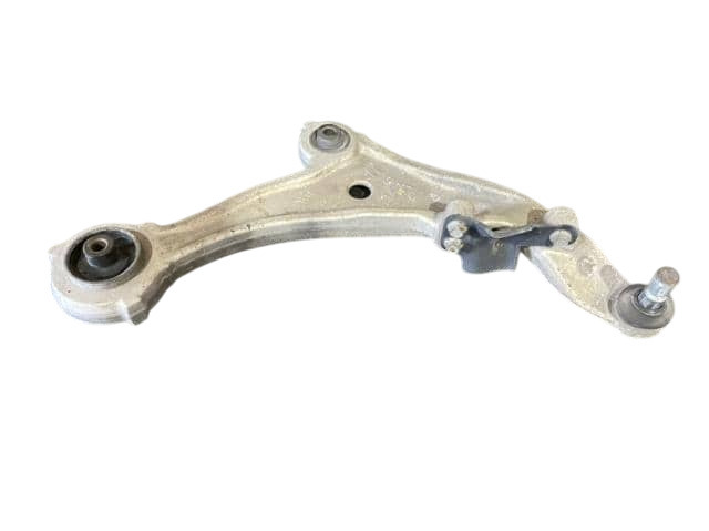 Правый рычаг передней нижней подвески 545001AA1A NISSAN