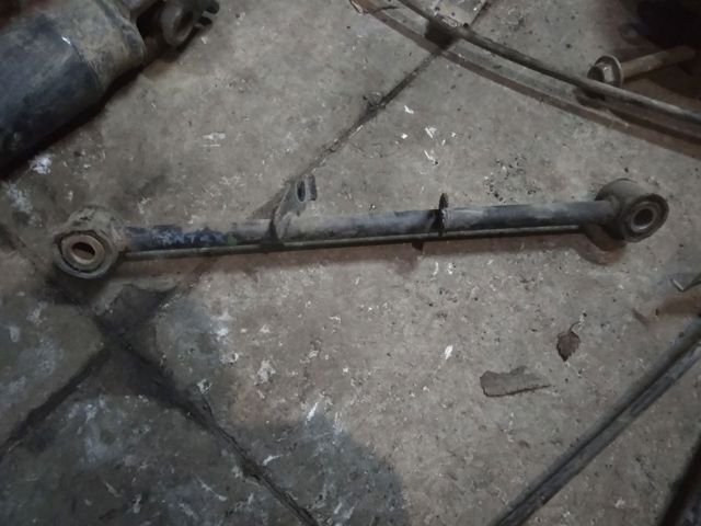 Рычаг задней подвески нижний, левый 551208H505 NISSAN