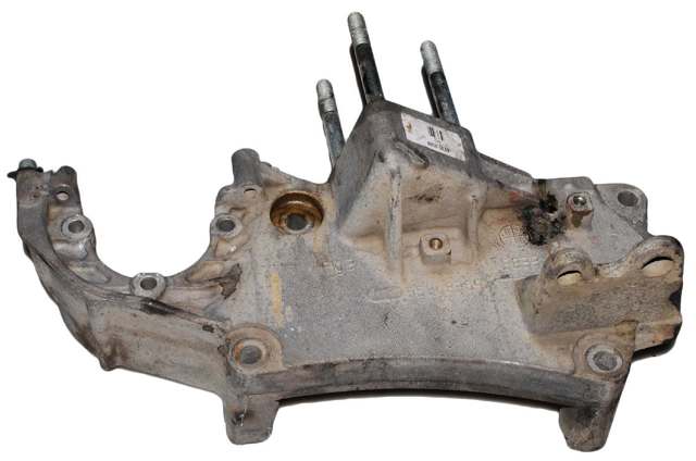 Кронштейн подушки (опоры) двигателя, правой 55208369 FIAT
