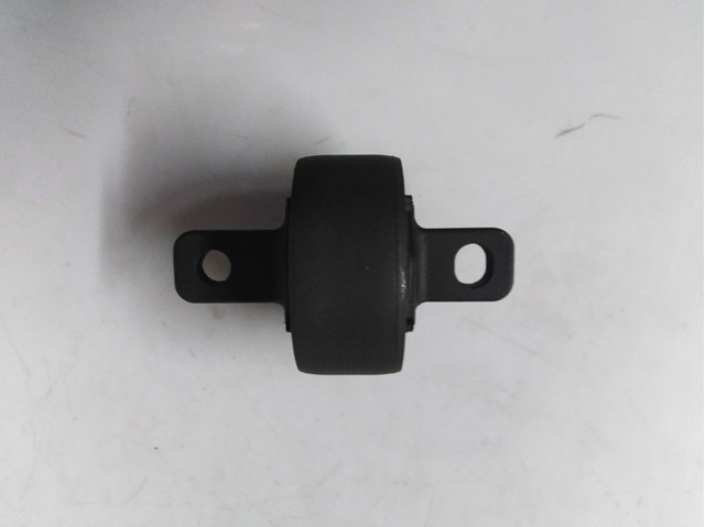 Сайлентблок заднего продольного рычага 552742W500 HYUNDAI