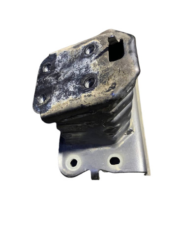 Кронштейн усилителя переднего бампера 570140F010 TOYOTA