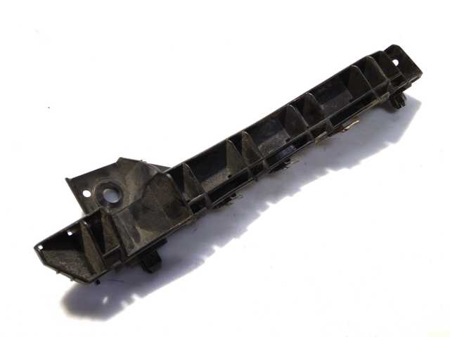 Кронштейн бампера переднего, правый 57707SC040 SUBARU