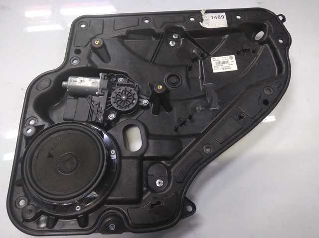 Мотор стеклоподъемника двери задней, правой 5K0959704D VAG