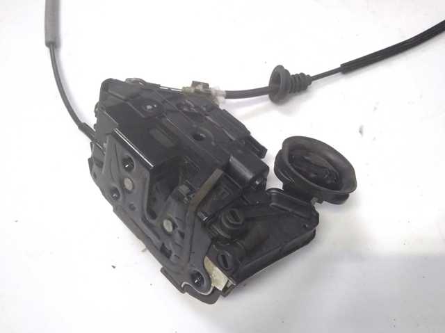 Замок задней правой двери  Фольксваген Гольф VI