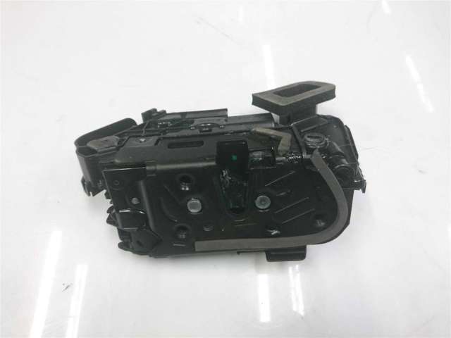 Замок задней правой двери  Volkswagen Passat B8