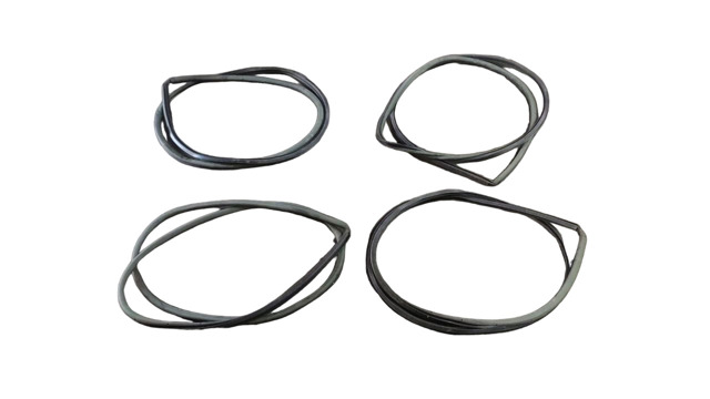 Прокладка двери передней, левой (на кузове) 6231260141 TOYOTA