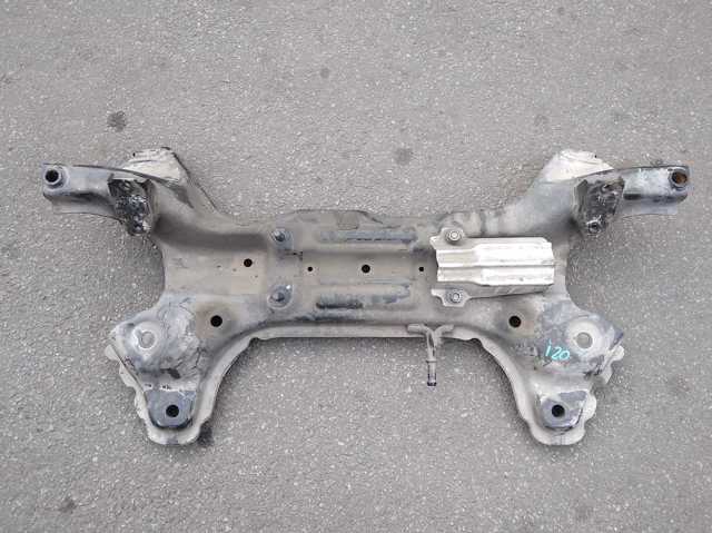 Передняя балка 624001J000 HYUNDAI