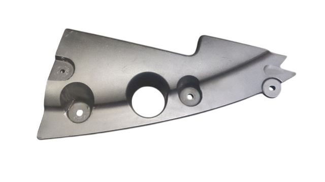 Кронштейн решетки радиатора 62581CA000 NISSAN