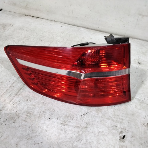 Задняя левая внешняя фара 63217179985 BMW
