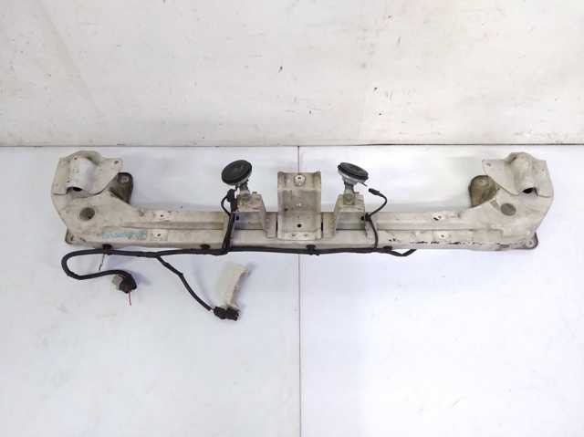 Усилитель переднего бампера  6400A781 MITSUBISHI