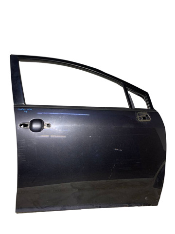 Пассажирская передняя дверь 670010F010 TOYOTA