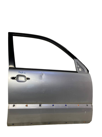 Пассажирская передняя дверь 6700160540 TOYOTA