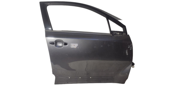 Пассажирская передняя дверь 67001F4010 TOYOTA