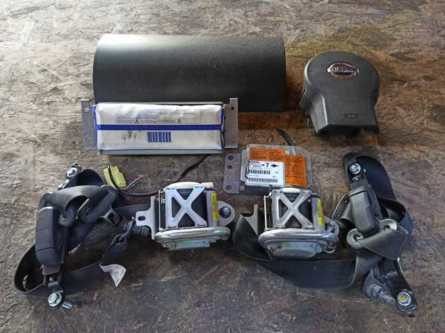 Передняя панель 68100EB301 NISSAN