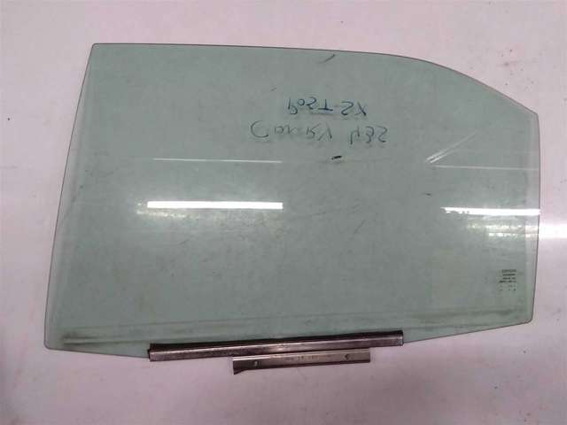 Стекло задней двери, левой 6810406170 TOYOTA