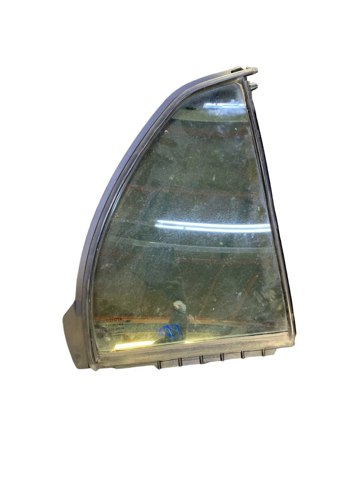 Стекло-форточка двери, задней, правой 681230D050 TOYOTA
