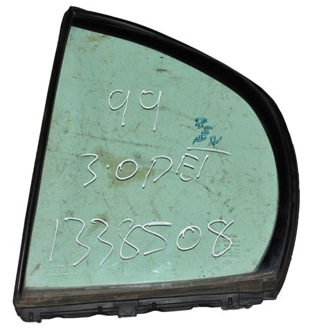 Задняя форточка левая 6812430380 TOYOTA