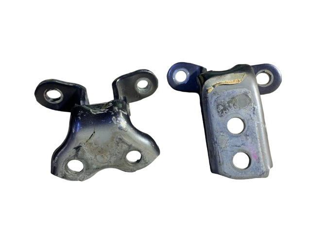 Петля двери передней правой 687300F010 TOYOTA