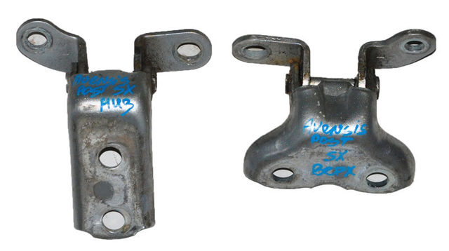 Петля двери задней левой 6876020122 TOYOTA