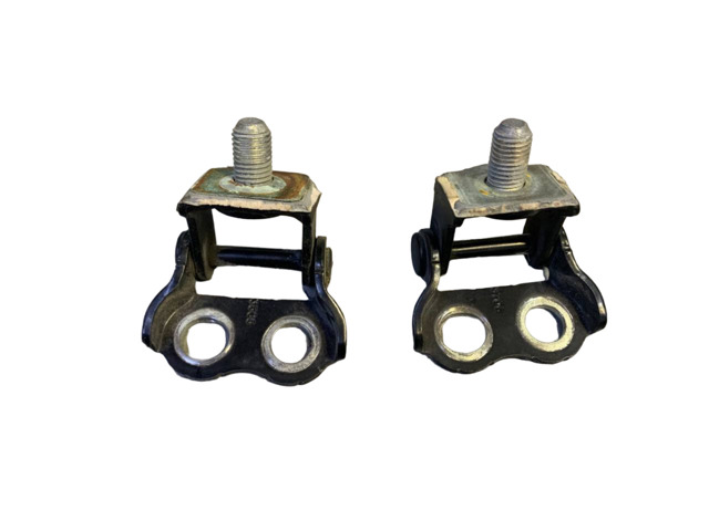 Петля крышки багажника 6880152010 TOYOTA