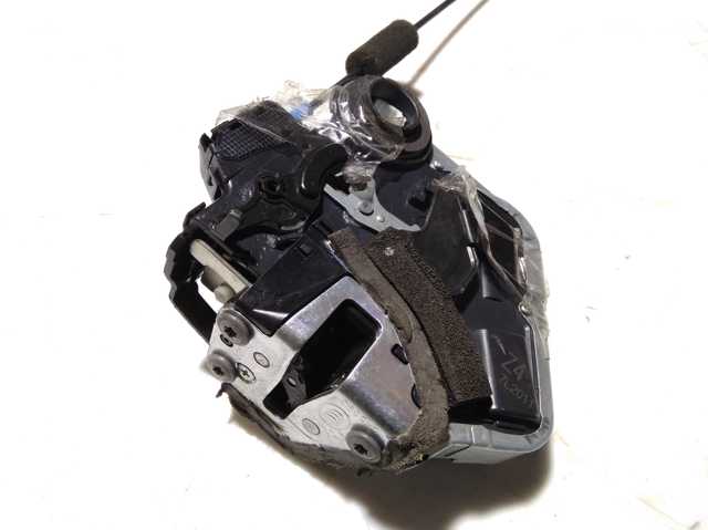 Замок двери задней правой 6905060071 TOYOTA