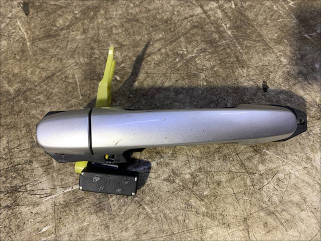Ручка двери правой, наружная, перед/зад 6921112220B6 TOYOTA