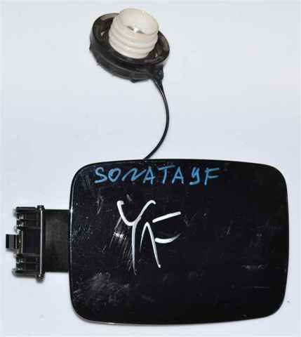 Лючок (дверца) бензобака 695103S000 HYUNDAI