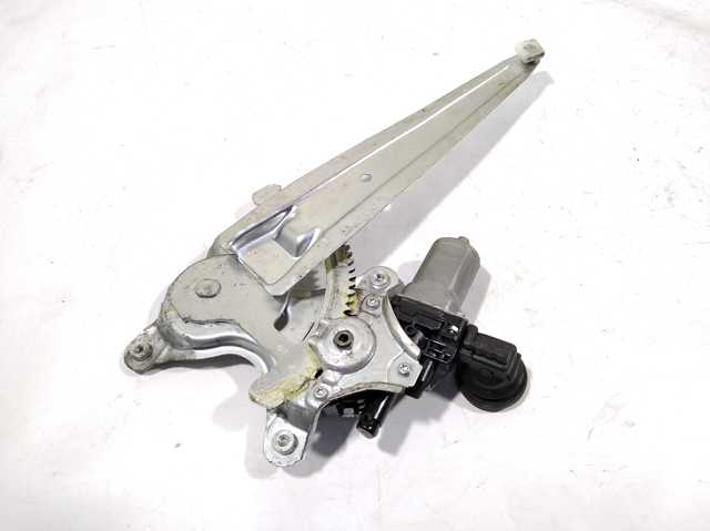 Стеклоподъемник левой задней двери 6980442040 TOYOTA