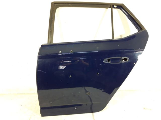 Задняя левая дверь 6V6833055A VAG