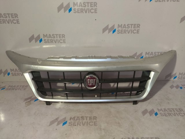 Решетка радиатора 735615921 FIAT