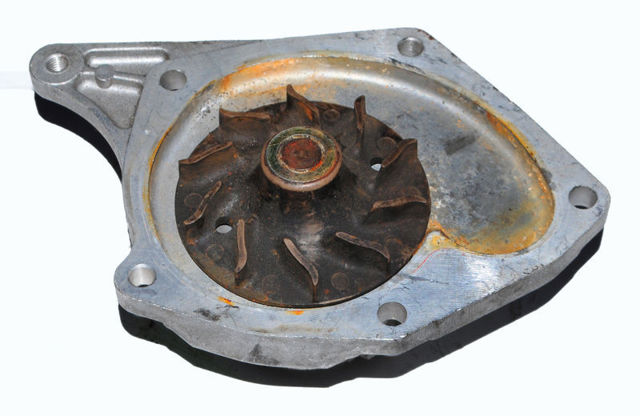 Насос охлаждающей жидкости 7701476496 RENAULT