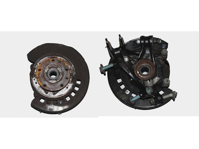 Кулак поворотный правый 7L0505436B VAG