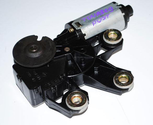 Мотор стеклоочистителя заднего стекла 7L0955712A VAG