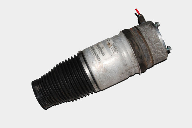 Пневморессора задняя 7L5616503B VAG