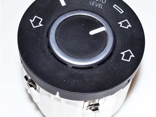 Переключатель регулировки дорожного просвета 7L6927135C VAG