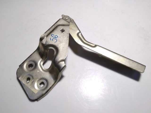 Завеса капота правая 7P6823302 VAG
