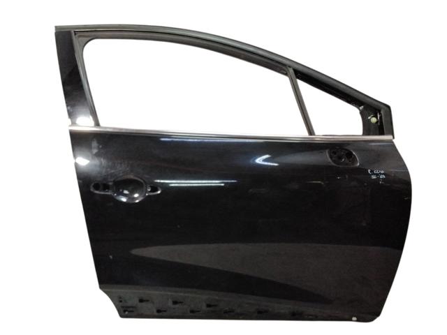Пассажирская передняя дверь 801008302R RENAULT