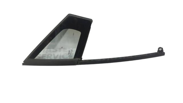 Стекло-форточка двери, передней, правой 802621044R RENAULT