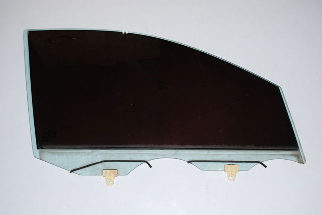 Стекло передней двери, правой 80300JY00A RENAULT