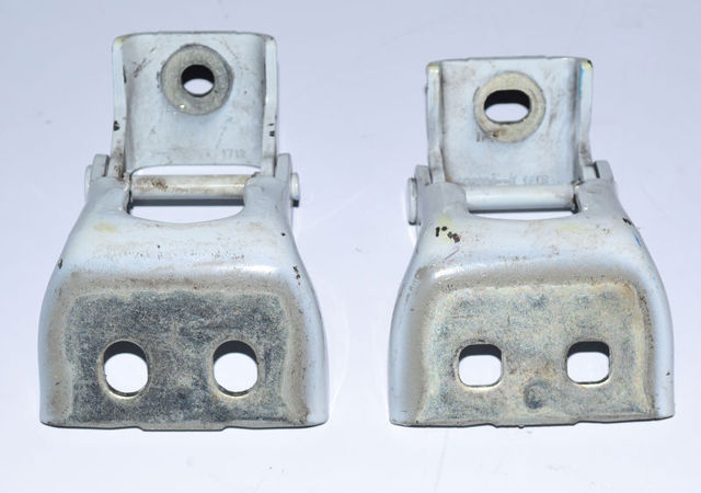 Петля передней двери 804010770R RENAULT