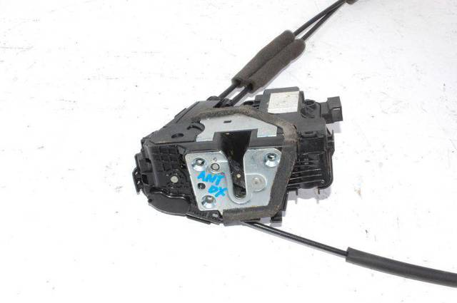 Замок передней пассажирской двери 813202K010 HYUNDAI