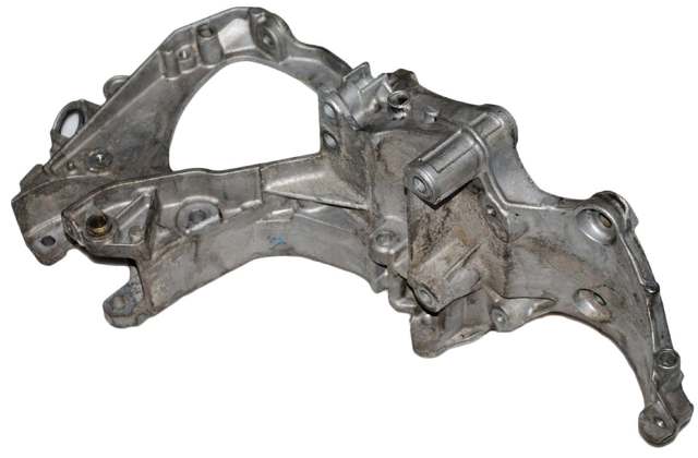 Кронштейн генератора натяжной 8200154164 RENAULT